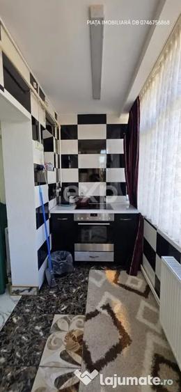 Apartament cu 4 camere decomandat în Central