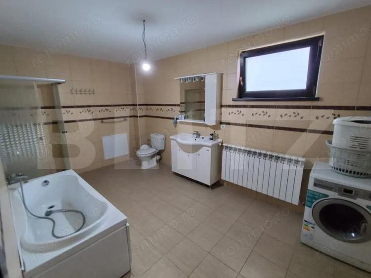 Casă cu 5 camere cu Teren 1378 Mp în Central