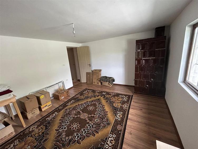 Casă individuală cu 6 camere cu Teren 3426 Mp în Vrâncioaia