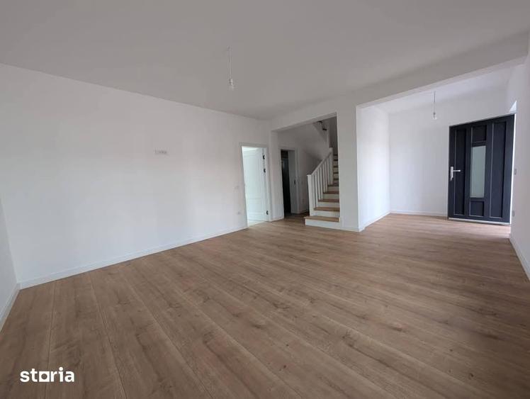 Casă cu 4 camere cu Teren 380 Mp în Ciurea