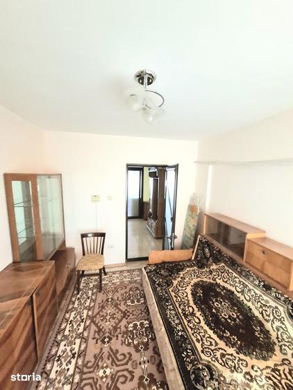 Apartament cu 4 camere decomandat, mobilat în Central