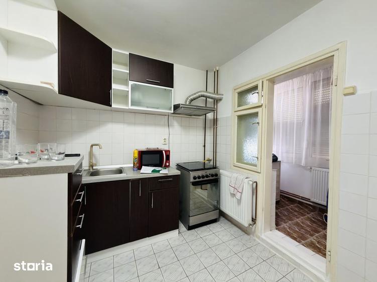 Apartament cu 3 camere decomandat, mobilat în Soarelui