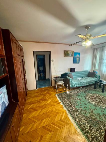 Apartament cu 2 camere semidecomandat în Podu Roș
