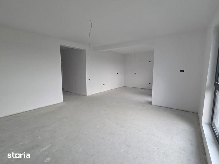Casă cu 4 camere cu Teren 500 Mp în Stadion