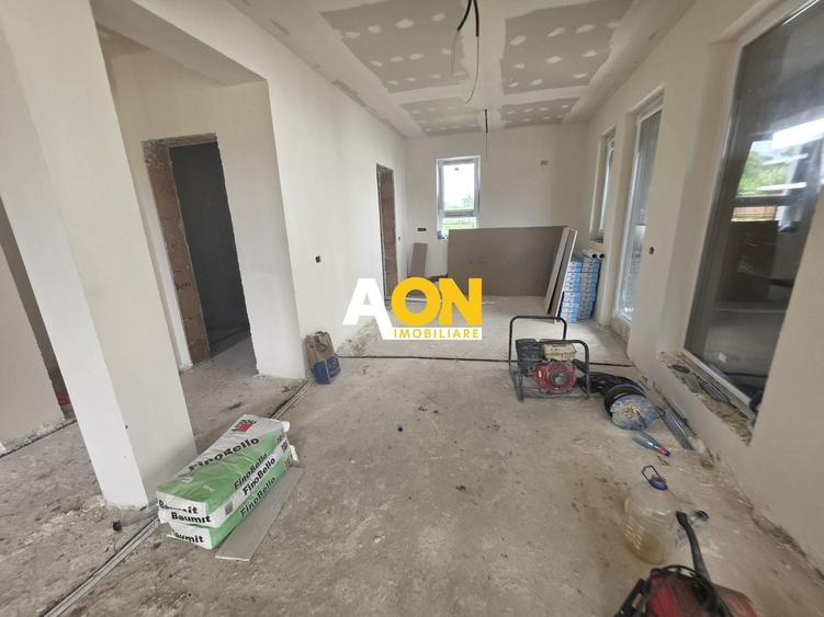 Casă individuală cu 4 camere cu Canalizare în Cetate