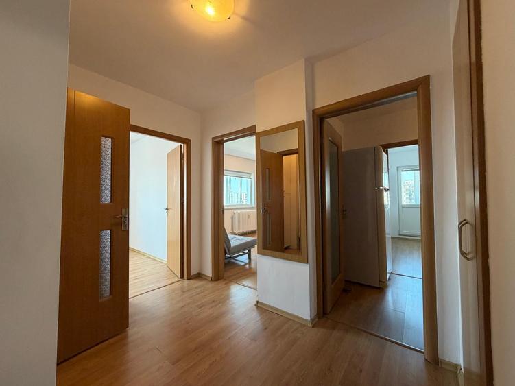 Apartament cu 4 camere decomandat în Pantelimon