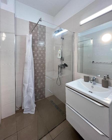 Apartament cu 2 camere semidecomandat în Universitate