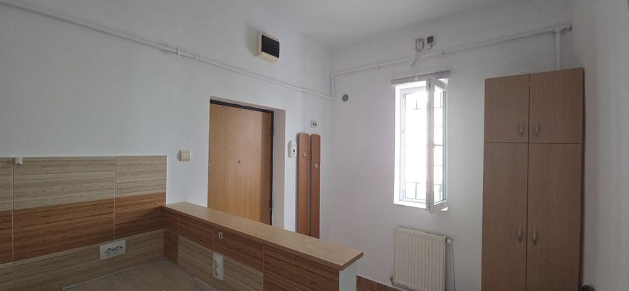 De inchiriat apartament cu o camera langa UMF - 6