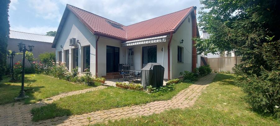 Casă cu 4 camere cu Canalizare în Energiei