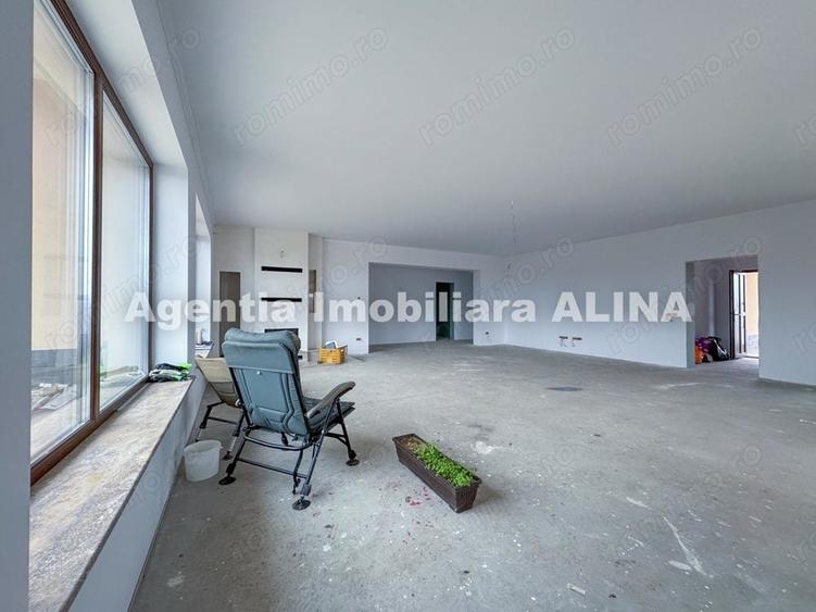 Casă cu 4 camere cu Teren 1586 Mp în Central