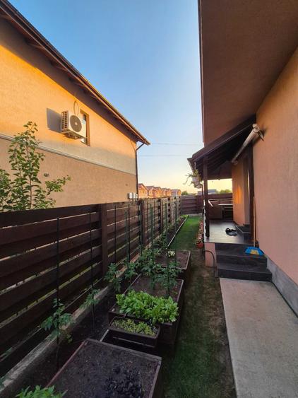 Casă cu 4 camere cu Teren 300 Mp în Central