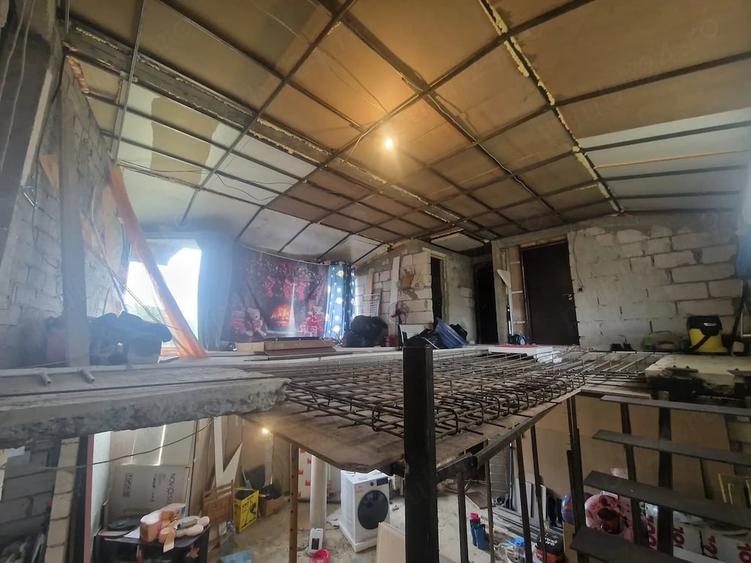 Casă cu 4 camere cu Teren 1723 Mp în Boldești