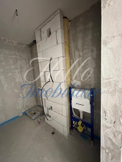 Apartament cu 2 camere decomandat în Între Lacuri