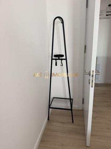 Apartament cu 2 camere semidecomandat, mobilat în Berceni