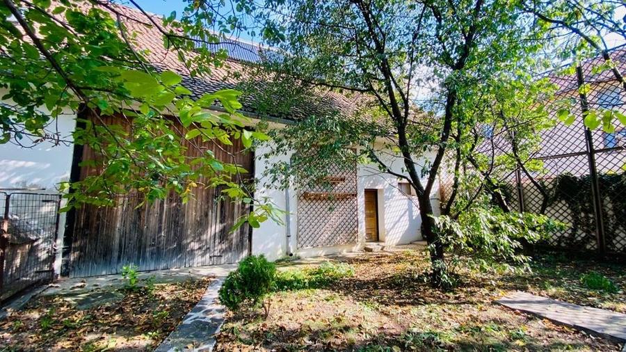 Casă individuală cu 4 camere cu Teren 284 Mp în Hălchiu
