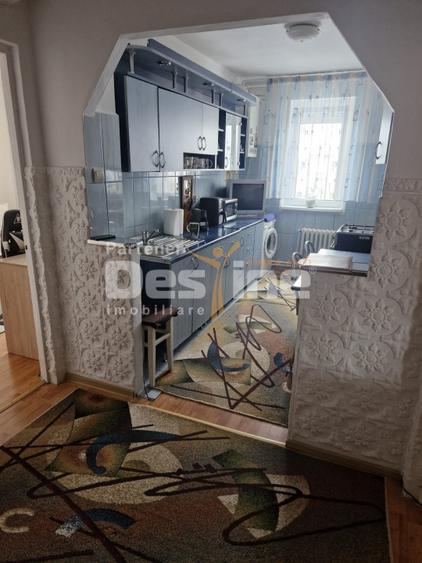 Apartament cu 2 camere decomandat, mobilat în Cugir