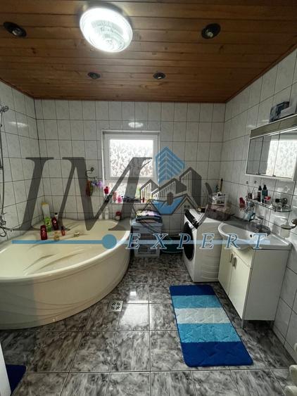 Casă individuală cu 4 camere cu Canalizare în Nord