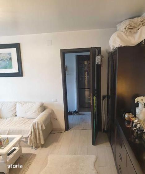 Apartament cu 2 camere semidecomandat în Tei