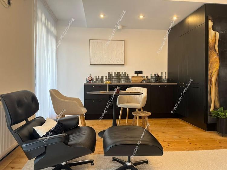 Apartament cu 2 camere semidecomandat, mobilat în Soarelui