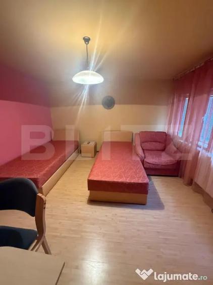 Apartament cu 3 camere semidecomandat în Democrației