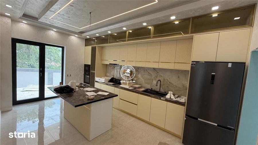 Casă cu 6 camere cu Teren 750 Mp în Aroneanu