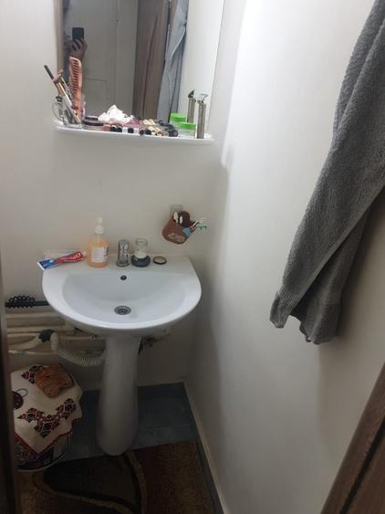 Apartament cu 3 camere decomandat în Găvana