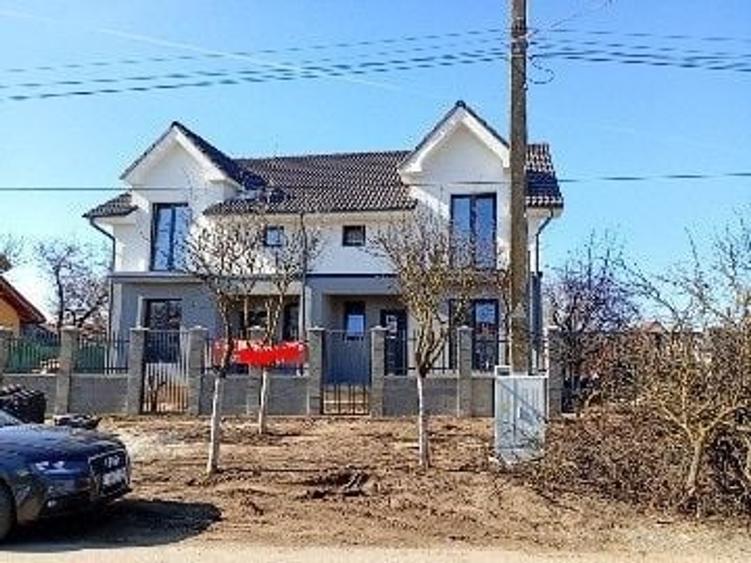 Duplex cu 4 camere cu Canalizare în Sânandrei