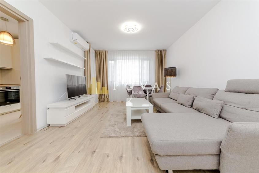 Apartament cu 3 camere semidecomandat, mobilat în Băneasa