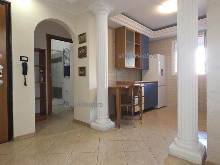 Apartament cu 3 camere semidecomandat, mobilat în Olteniței