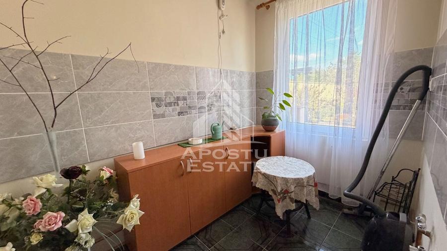 Casă individuală cu 5 camere cu Canalizare în Fratelia