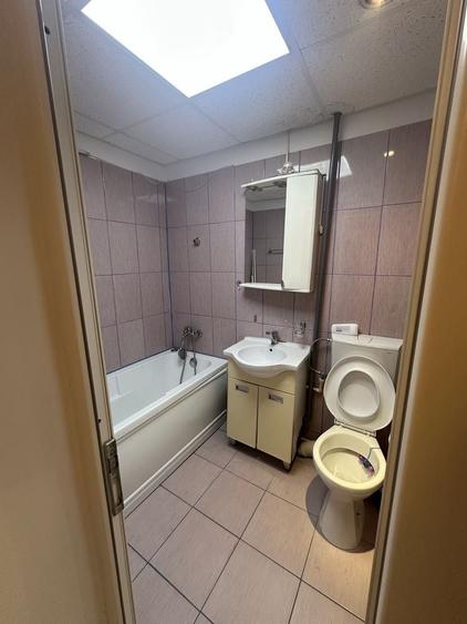 Apartament cu 3 camere semidecomandat în Hipodrom