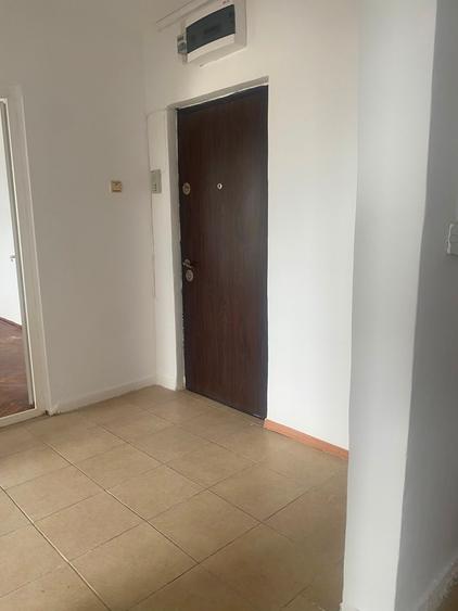 Apartament cu 2 camere decomandat în Km 4-5