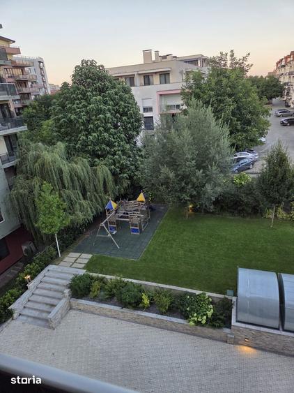 Apartament cu 3 camere în Între Lacuri