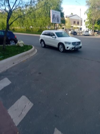 Apartament cu 4 camere decomandat în Titan