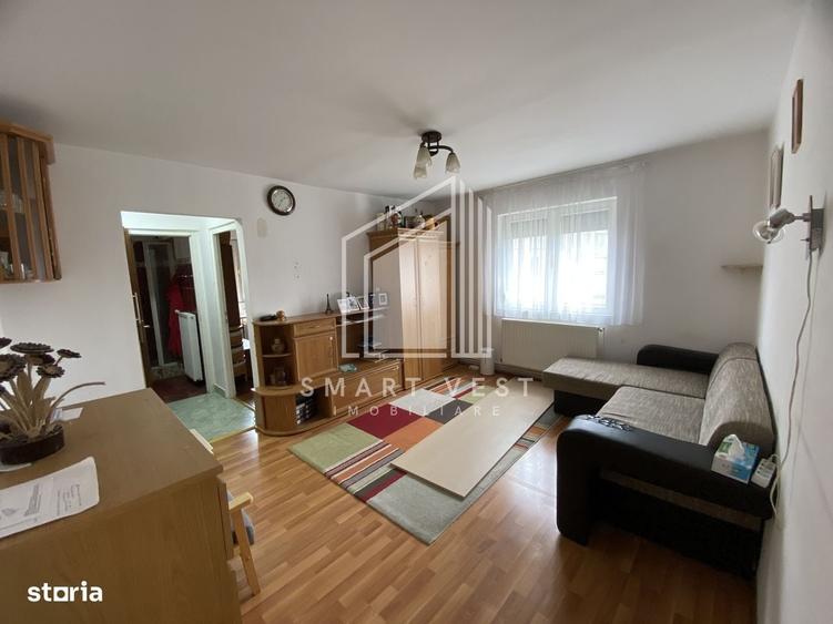 Apartament cu 3 camere semidecomandat în Micro 14