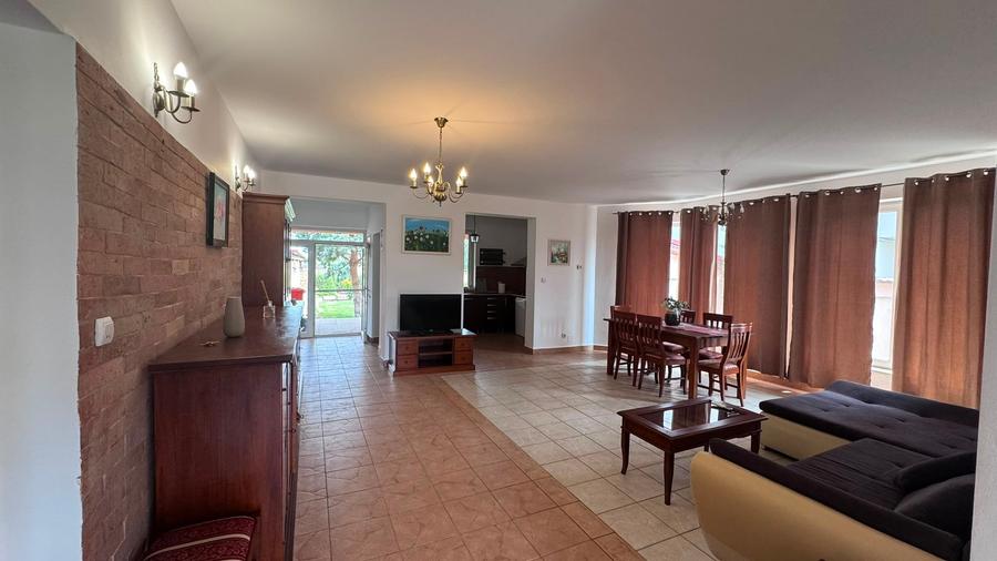 Casă individuală cu 3 camere cu Piscina în Periferie