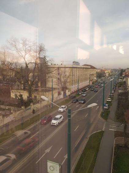 Spațiu comercial, de 457 mp, în Punctele Cardinale