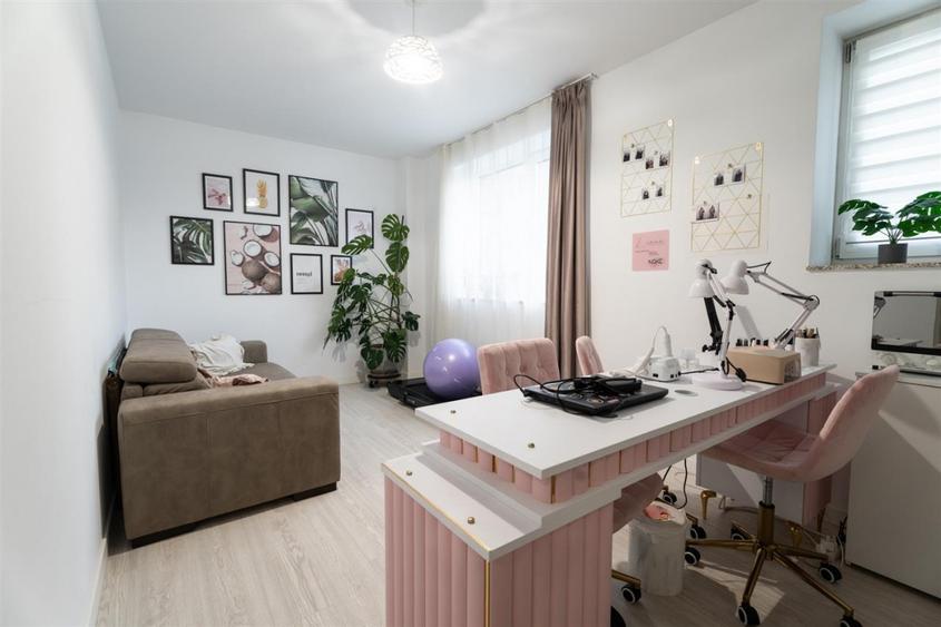 Apartament cu 3 camere semidecomandat în Chinteni