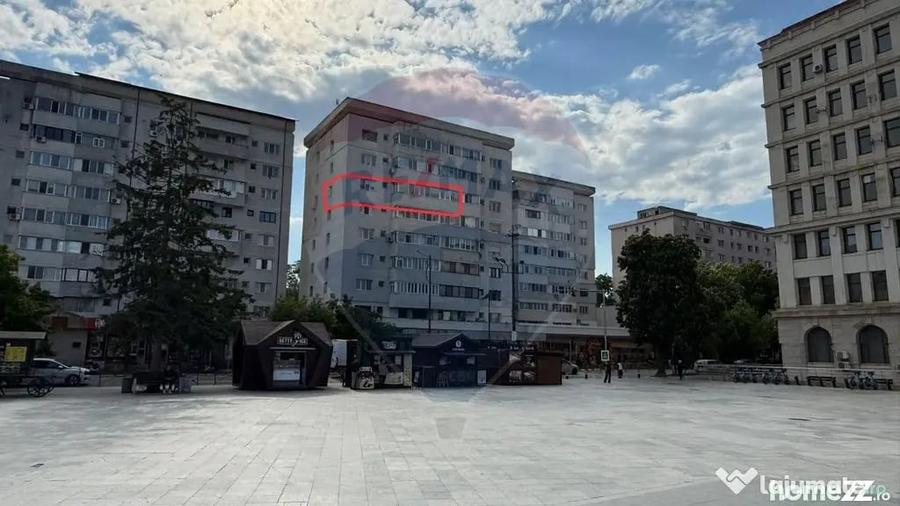 Apartament cu 4 camere decomandat în Central