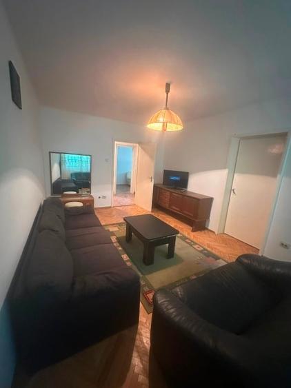 Apartament cu 3 camere decomandat în Central