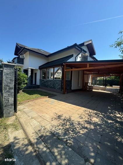 Casă cu 4 camere cu Teren 640 Mp în Odăile