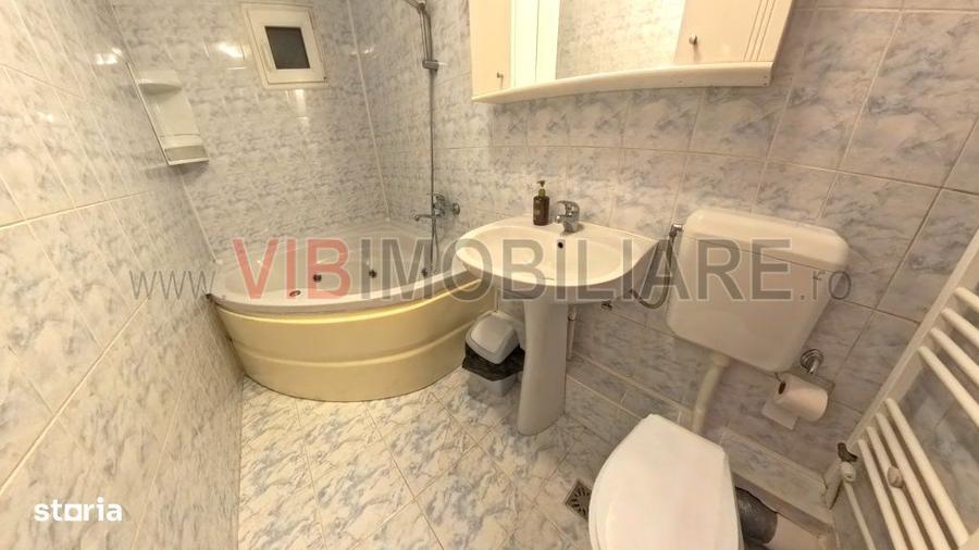 Apartament cu 3 camere decomandat în Vitan