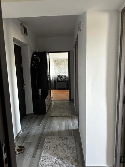 Apartament cu 2 camere decomandat în Far