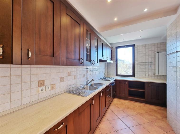 Unfurnished 3-Bedroom Apartment | Arch of Triumph - Kiseleff | Garage & Storage - 6