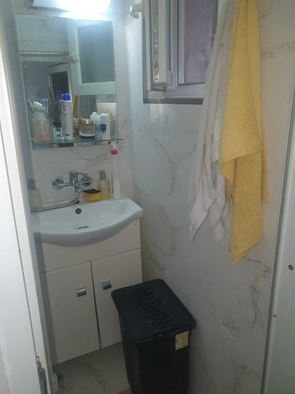 Apartament cu 2 camere decomandat în Războieni