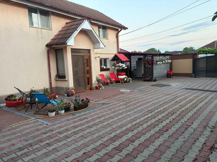 Casă cu 2 camere cu Teren 150 Mp în Central
