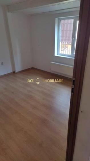 Apartament cu 2 camere semidecomandat, mobilat în Victoriei
