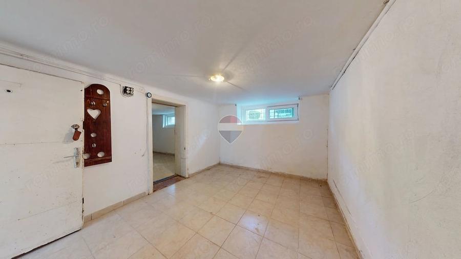 Casă cu 7 camere cu Teren 319 Mp în Centrul Civic