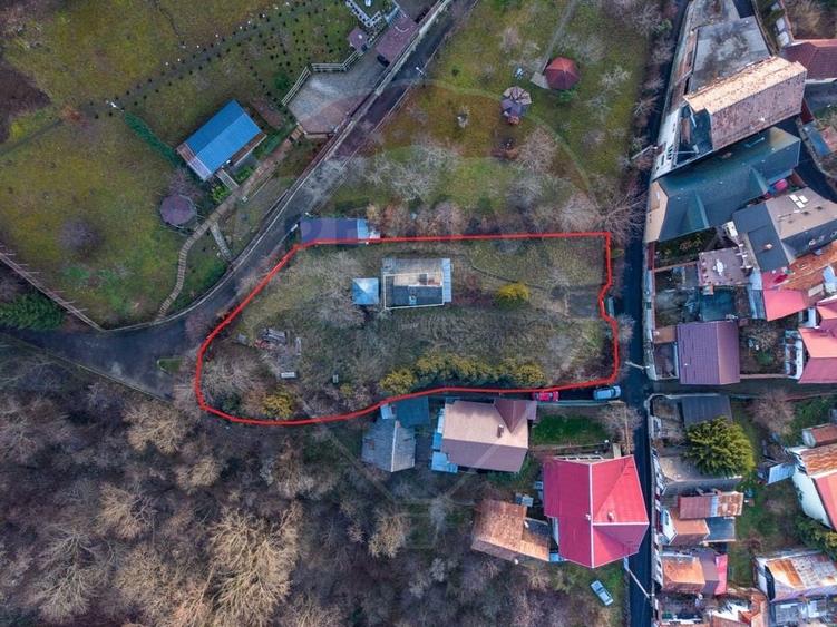 Casă cu 3 camere cu Teren 1498 Mp în Schei