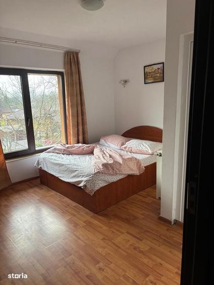 Casă cu 4 camere în Central